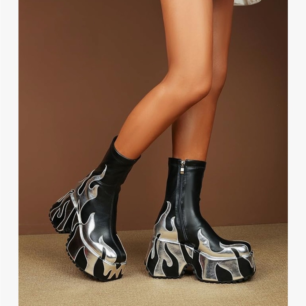 Black and Silver Flame Platform Boots Hicolor